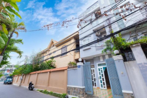 Home 10/1A Lạc Long Quân